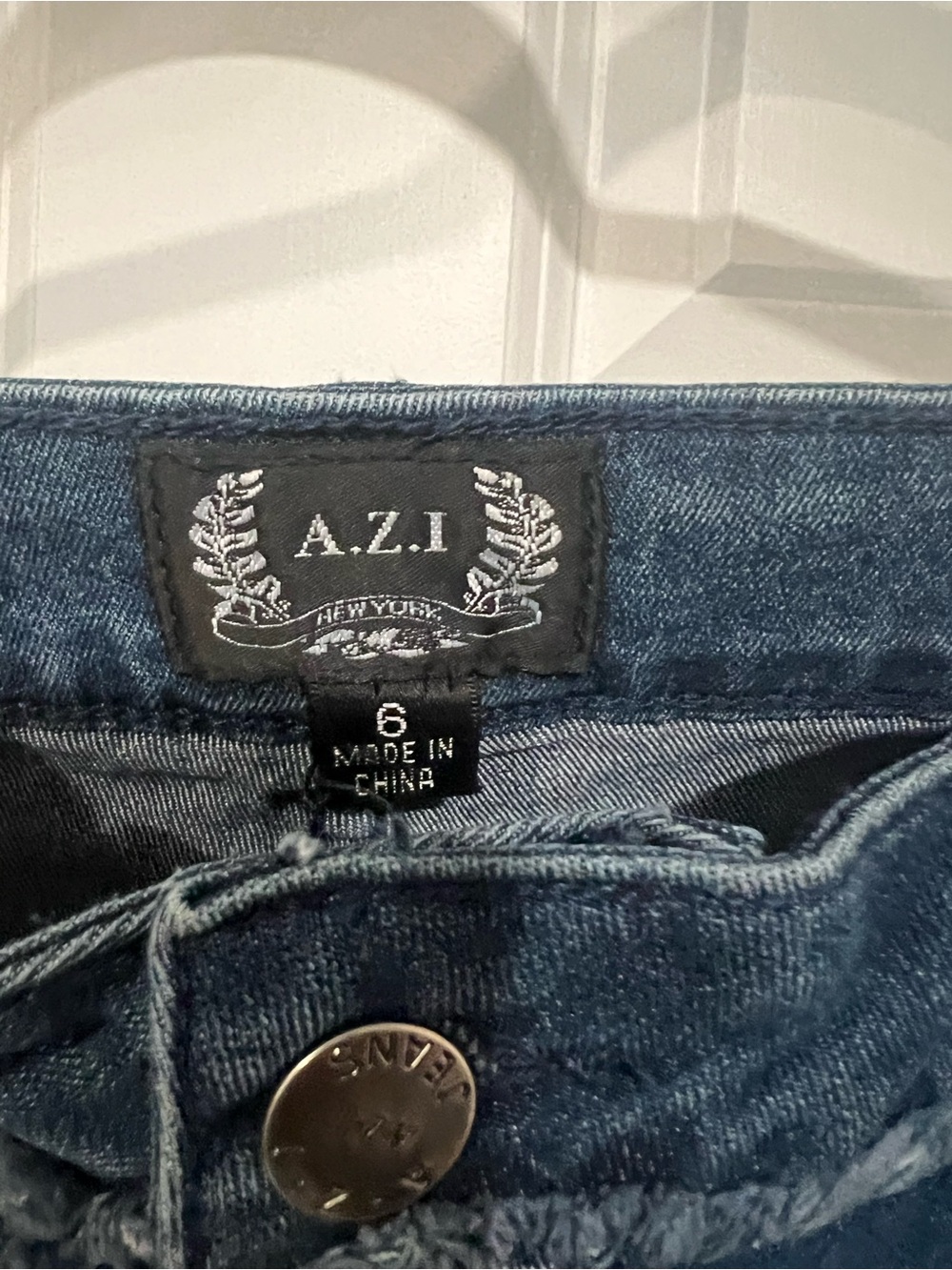 A.Z.I Dark Blue Cropped Jeans with Embellished Floral Cuffs - Picture 2 of 6
